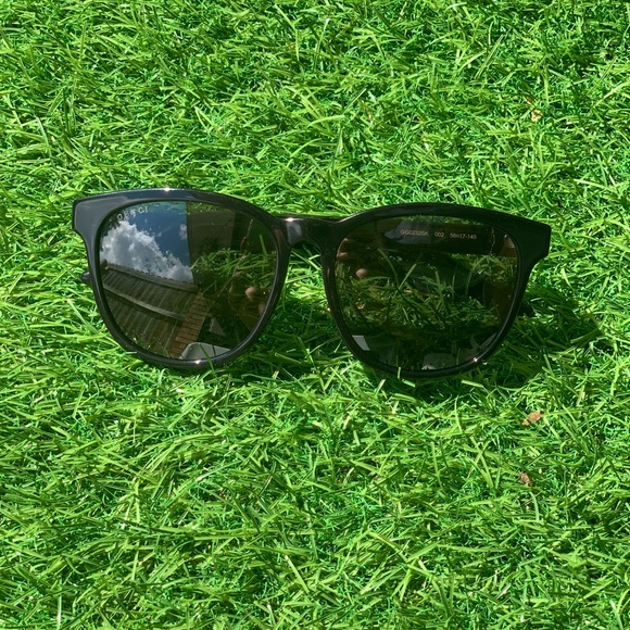 Gucci Glasses - Picture 2 of 8